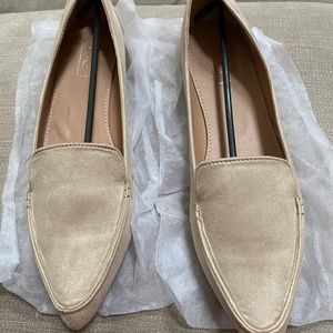Yoki Pointy Toe Flats, Beige, size 11